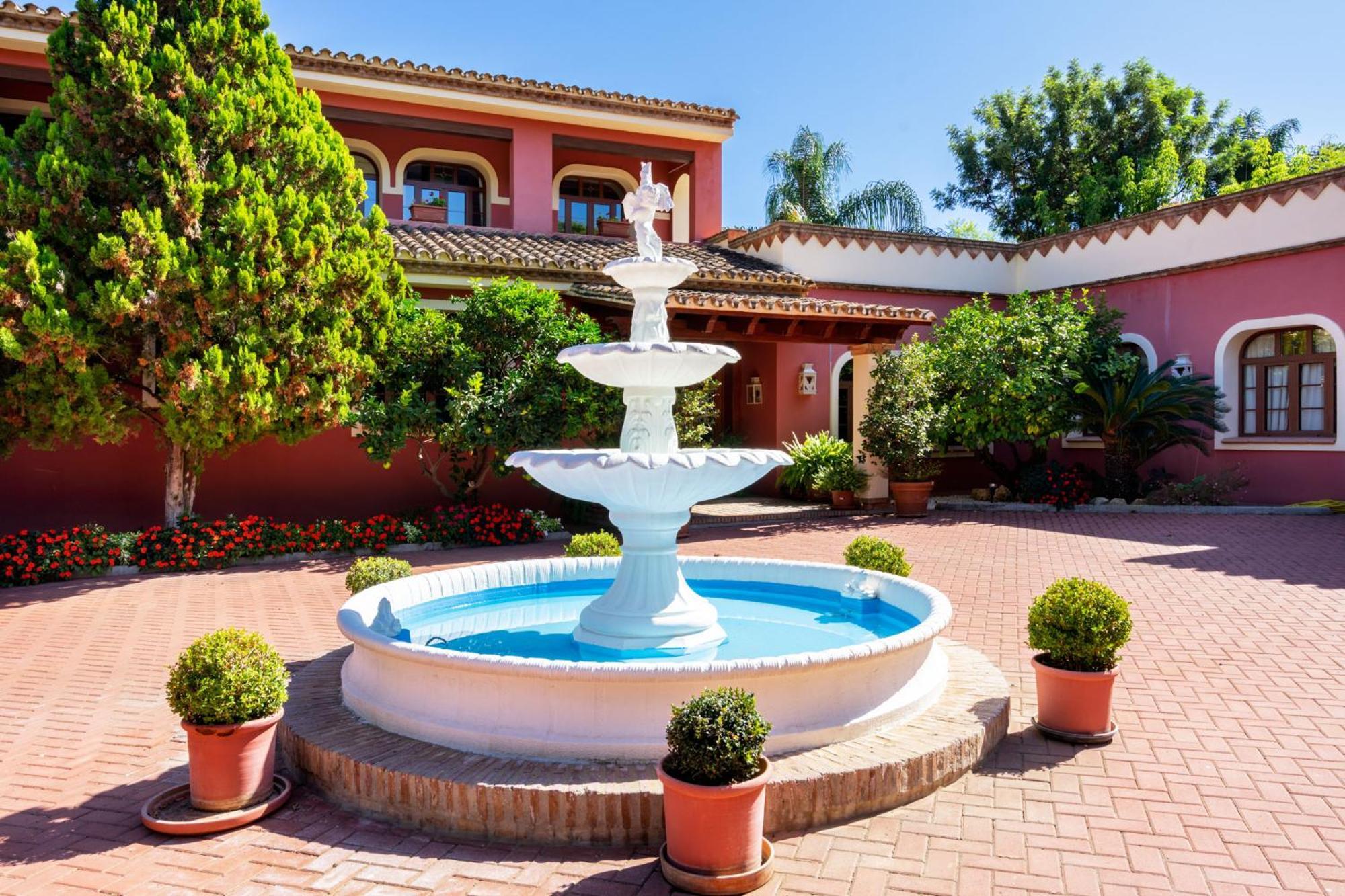 Luxury In Guadalmina Villa Marbella